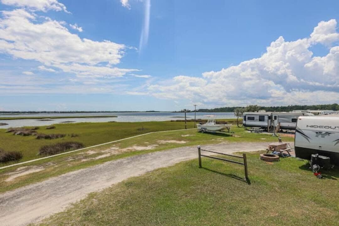 Surf City 2Br Park Home With Waterfront View And Parking Екстер'єр фото
