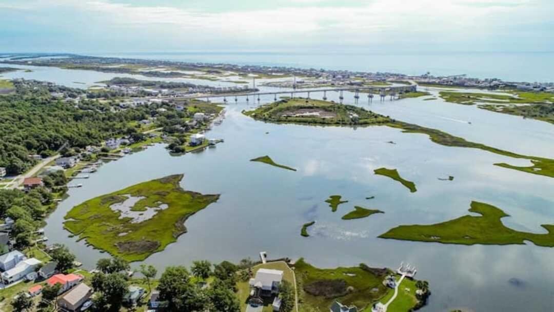 Surf City 2Br Park Home With Waterfront View And Parking Екстер'єр фото