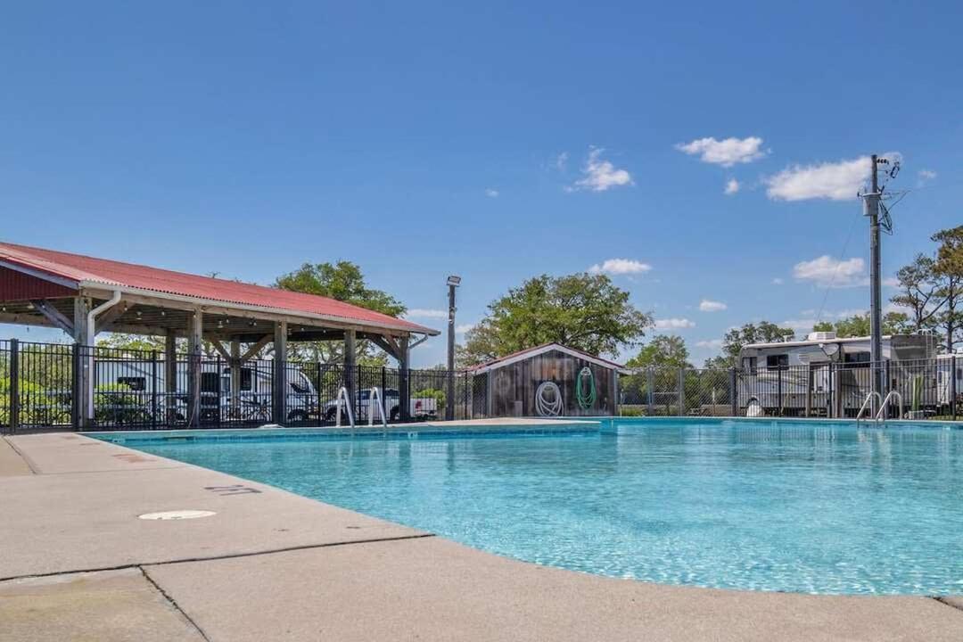 Surf City 2Br Park Home With Waterfront View And Parking Екстер'єр фото